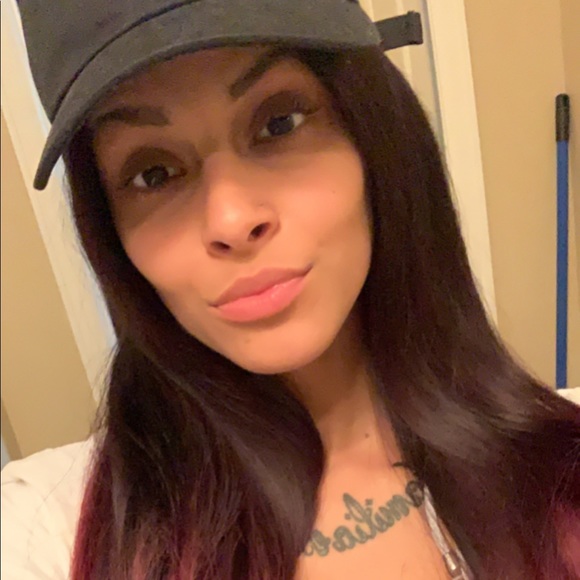 Meet your Posher, Elisse - Picture 1 of 1